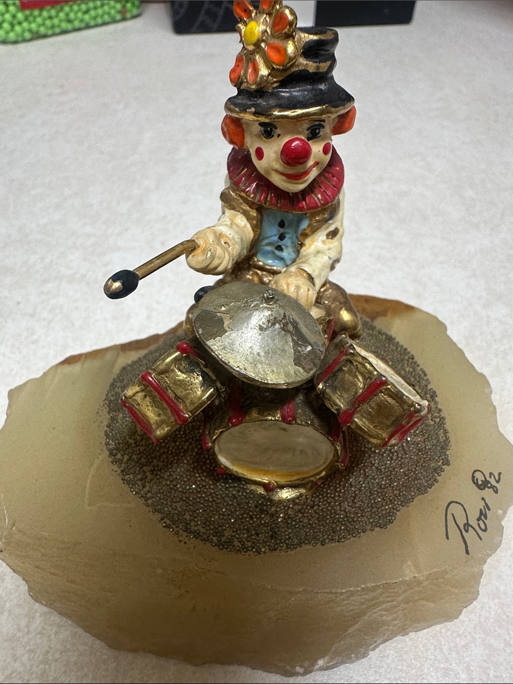Ron Lee drummer clown 82 on granite marble  base with gold accent signed collect